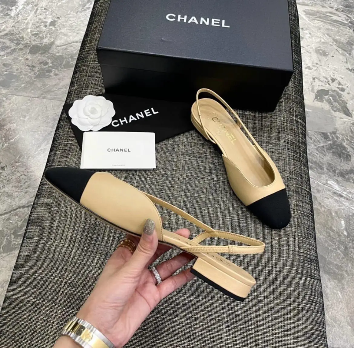 Chanel Signature CC Logo Sandals Chanel Signature CC Logo Sandals