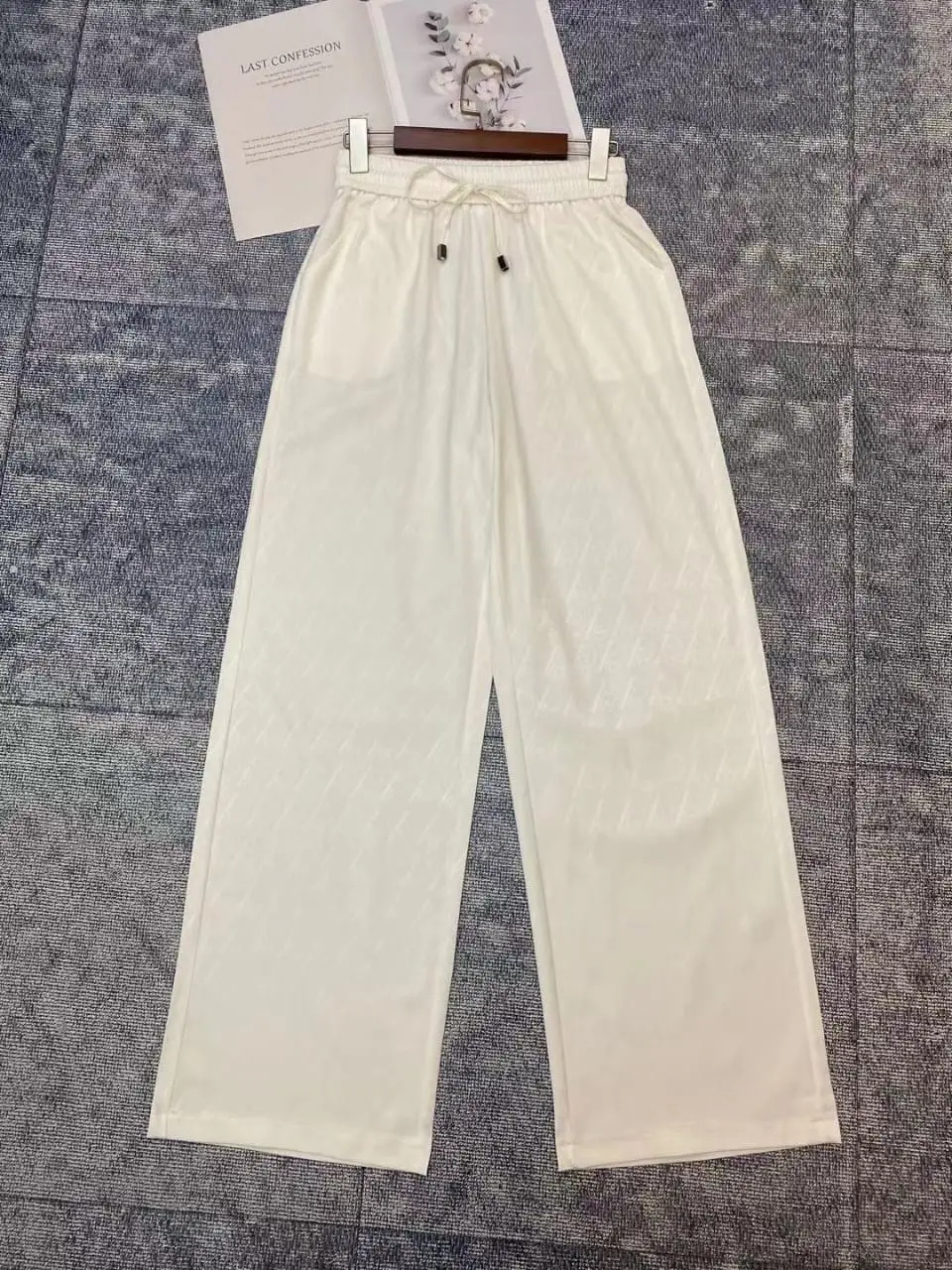 DIOR Women Solid Pleated Palazzo Pants DIOR Women Solid Pleated Palazzo Pants