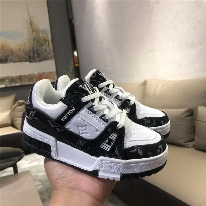 LOUIS VUITTON Trainer Sneaker LOUIS VUITTON Trainer Sneaker