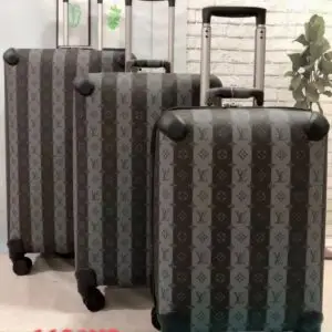 LOUSE VUITTON