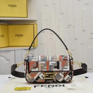 FENDI Baguette Bag
