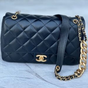 CHANEL Classic Flap Bag