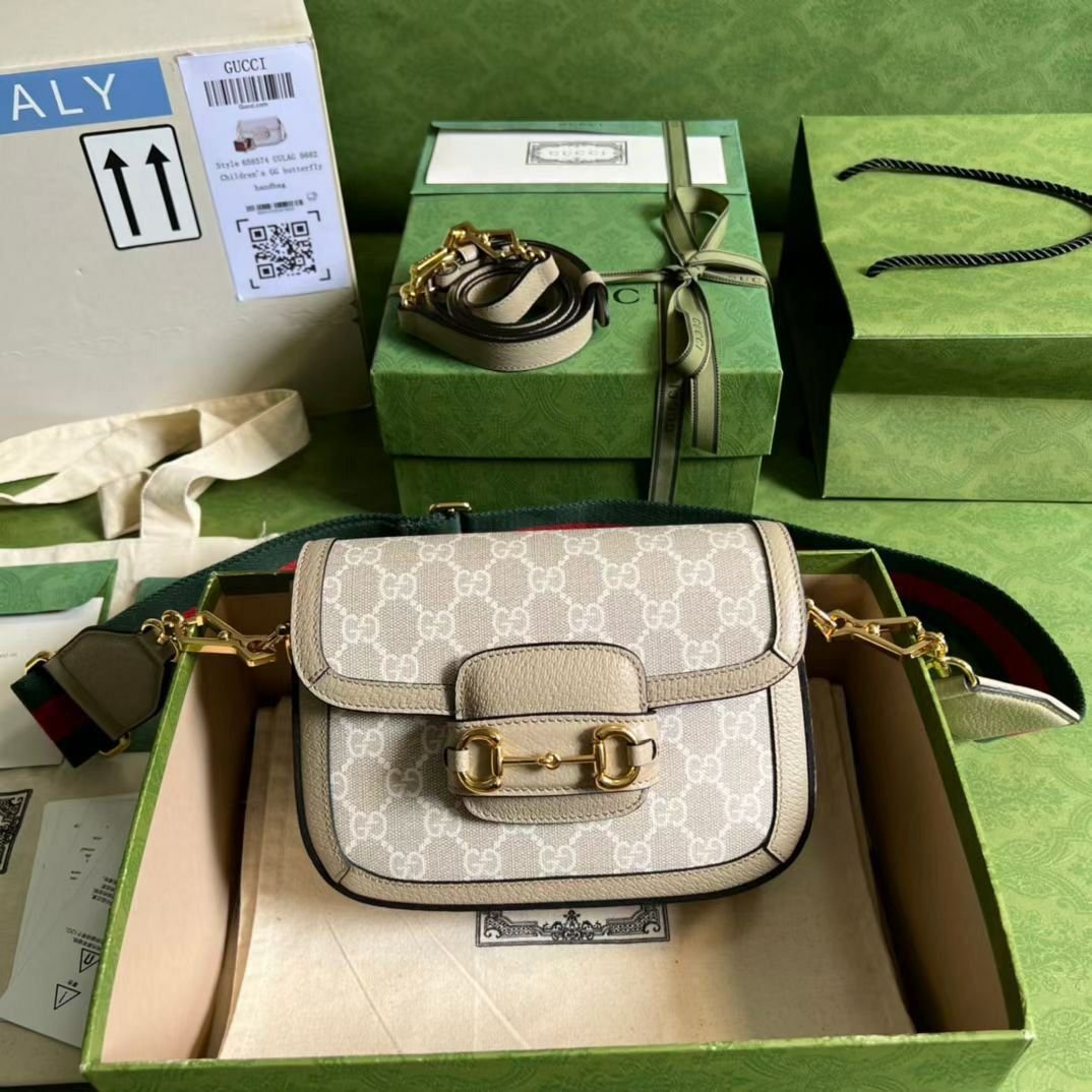 GUCCI Leather Crossbody Bag GUCCI Leather Crossbody Bag
