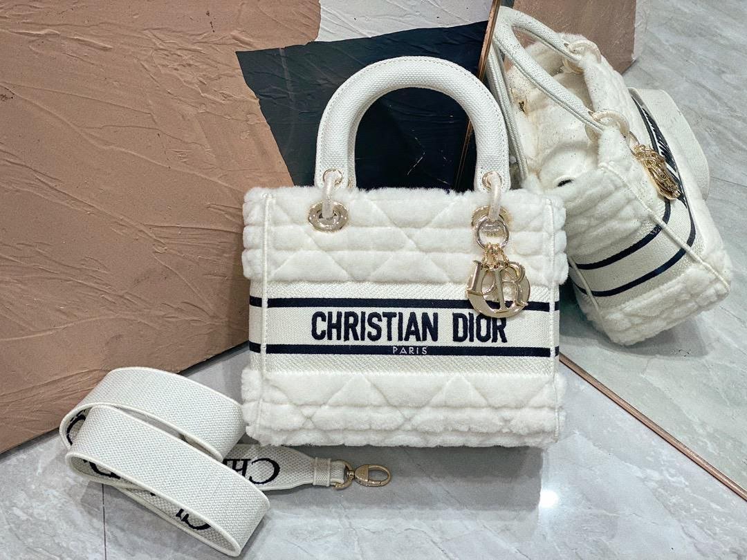 DIOR Medium Lady D-Lite Bag DIOR Medium Lady D-Lite Bag