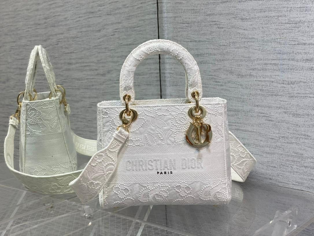 DIOR Medium Lady D-Lite Bag DIOR Medium Lady D-Lite Bag