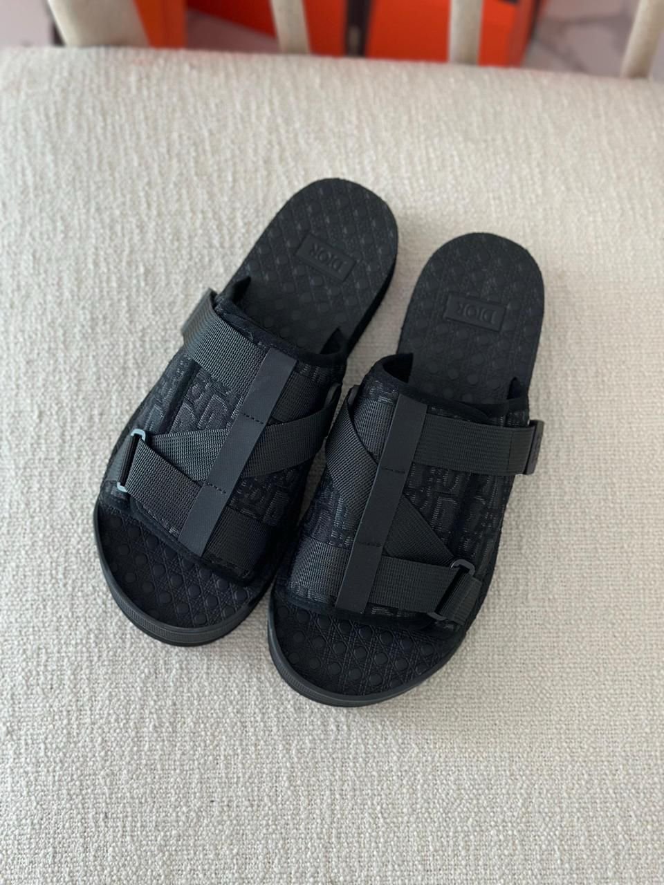DIOR