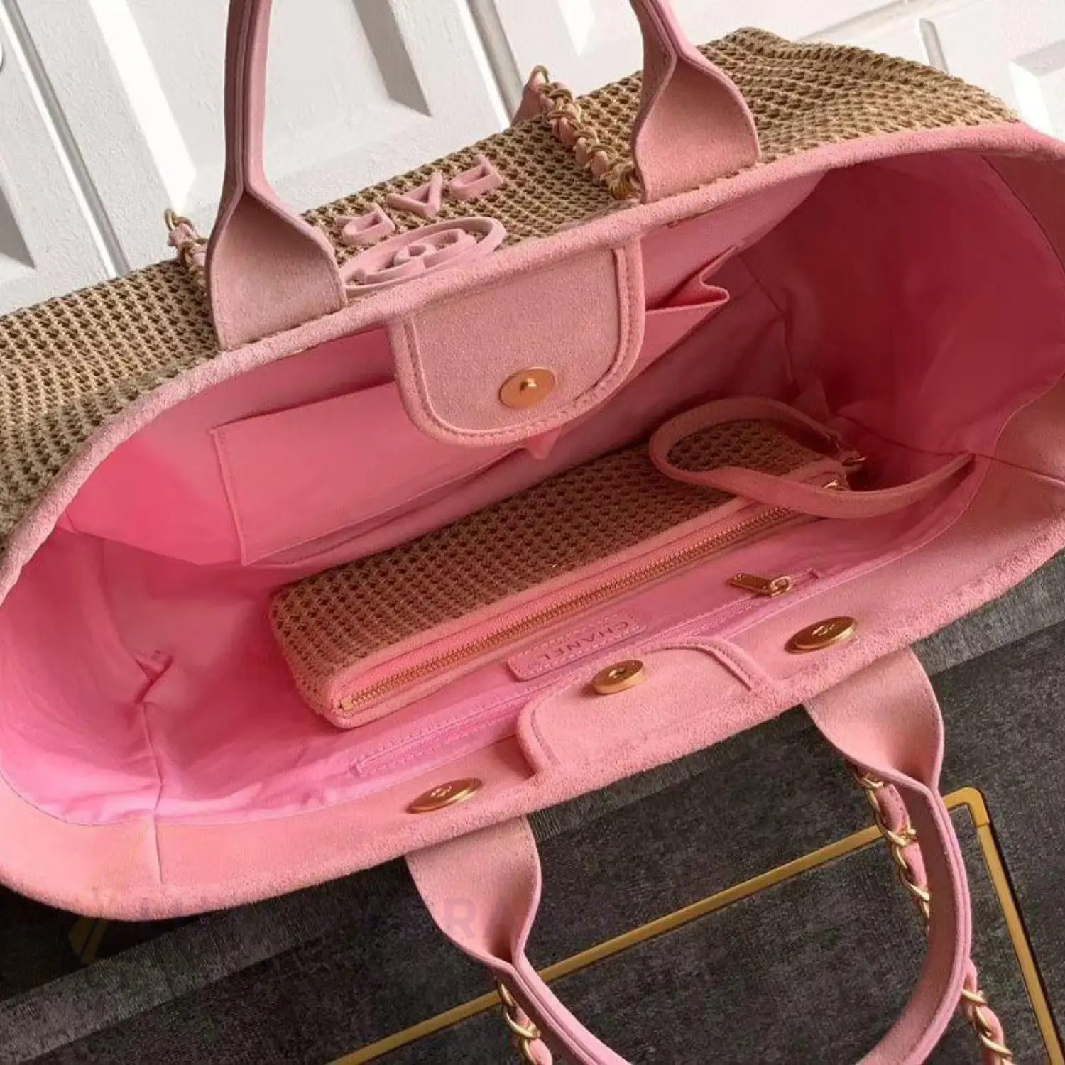 CHANEL x VERSACE Cameo La Medusa Tote Bag CHANEL x VERSACE Cameo La Medusa Tote Bag